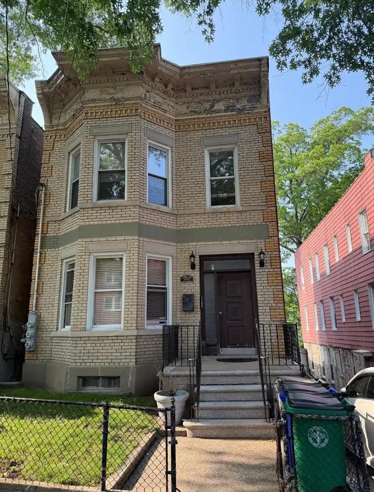 251 E 235th Street Property Photo 1