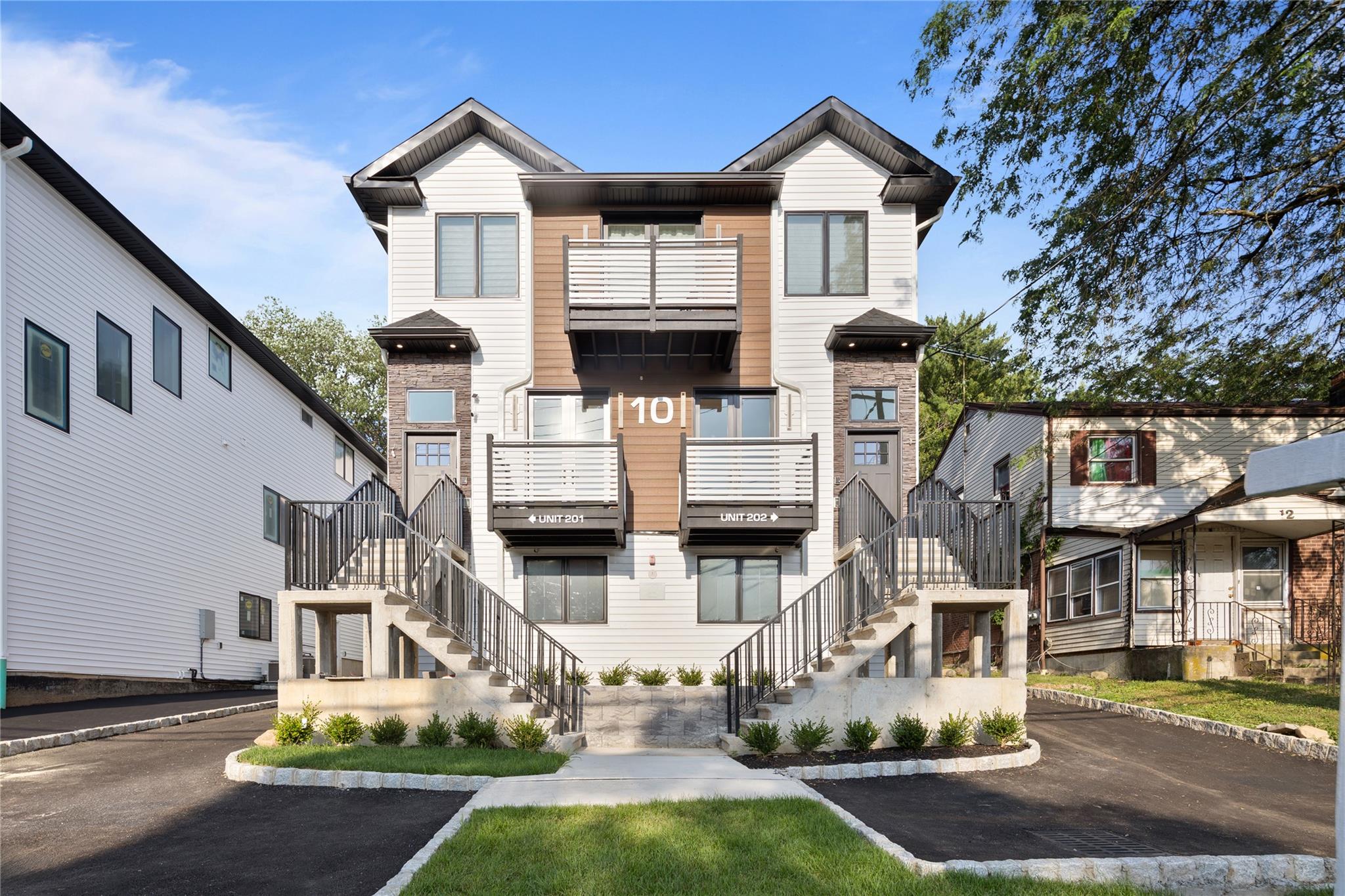 10 Memorial Park Drive 110 Property Photo 1