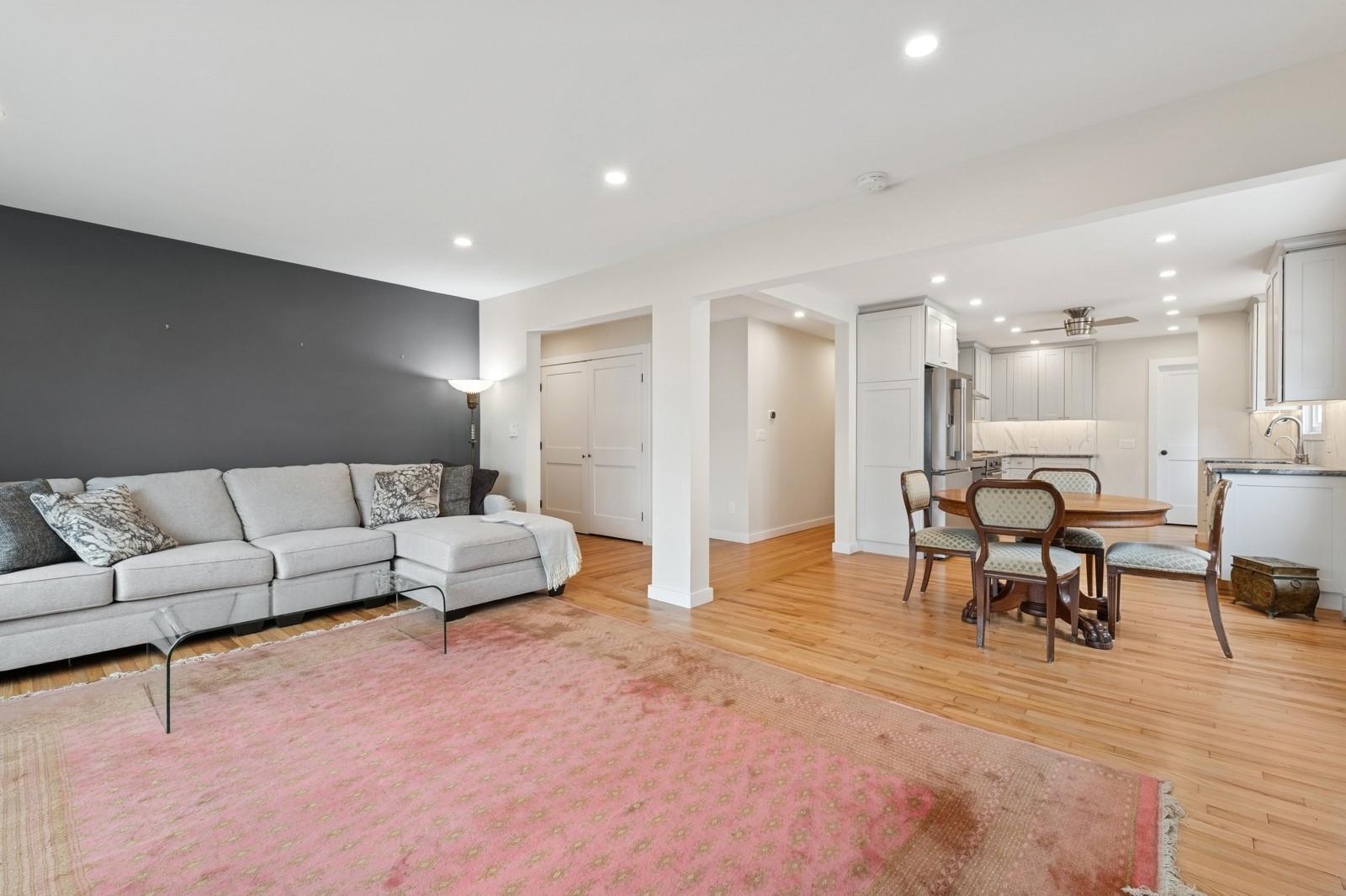 106 Maple Boulevard Property Photo 8