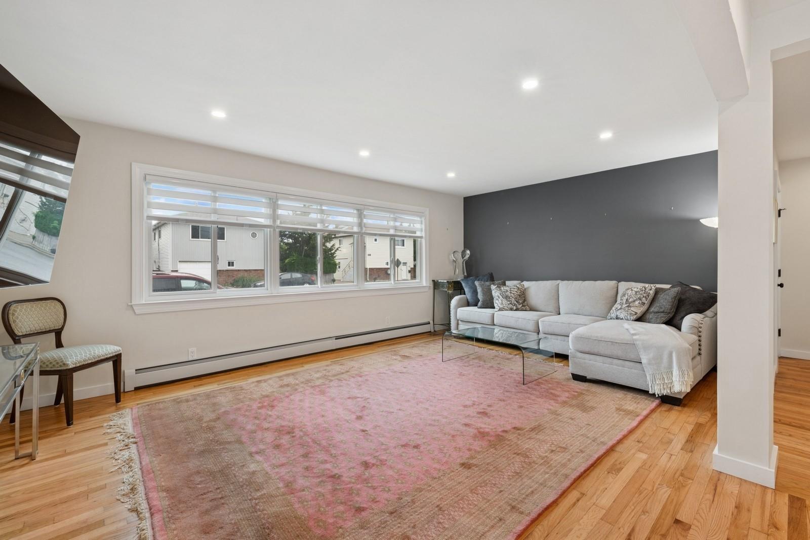 106 Maple Boulevard Property Photo 9