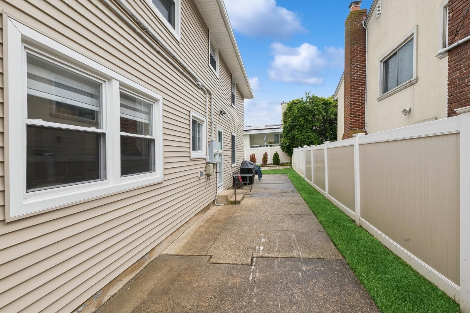 106 Maple Boulevard Property Photo 29