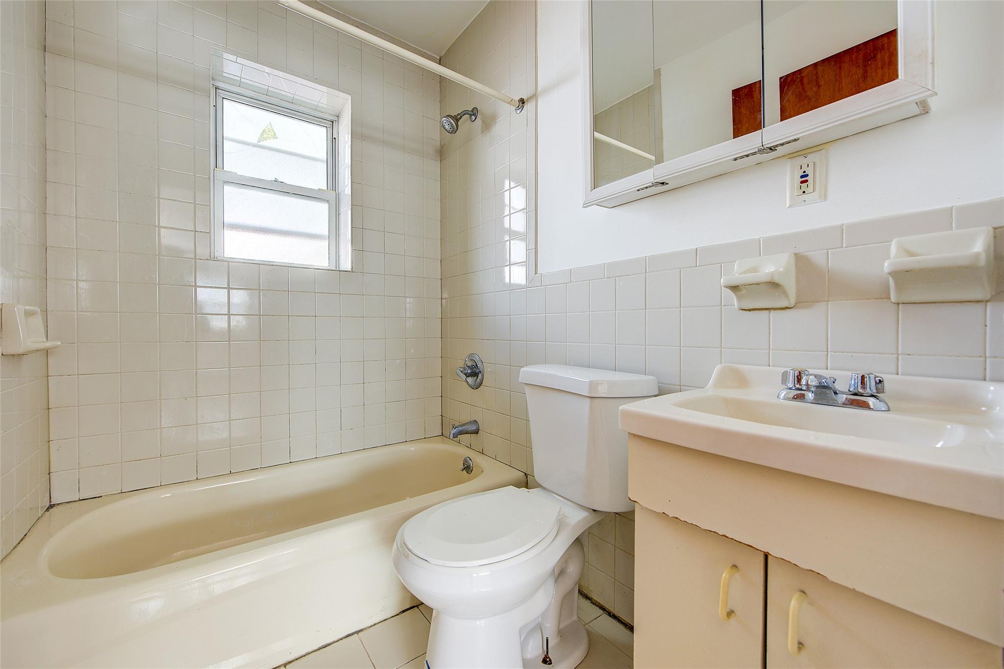 39-32 54th Street Property Photo 8