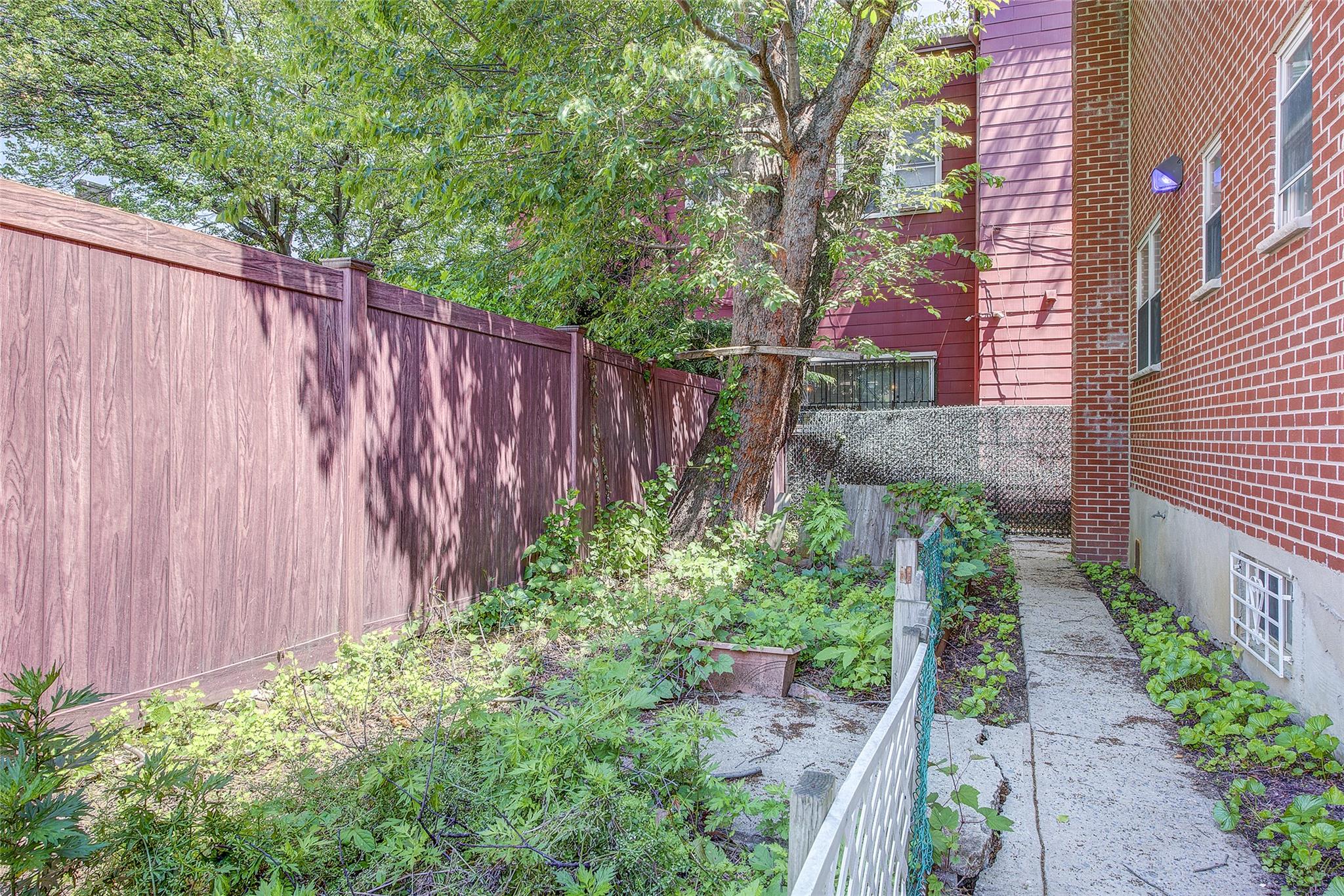 39-32 54th Street Property Photo 28