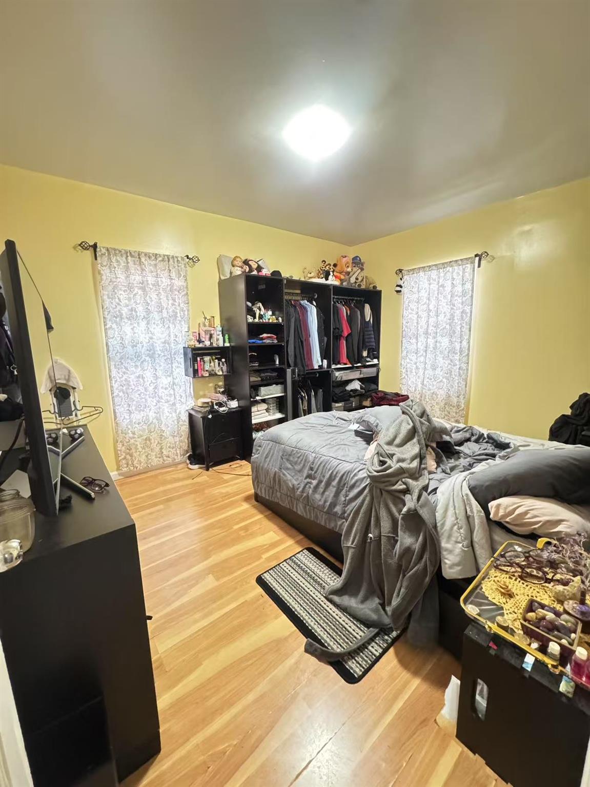 41-09 Forley Street Property Photo 5