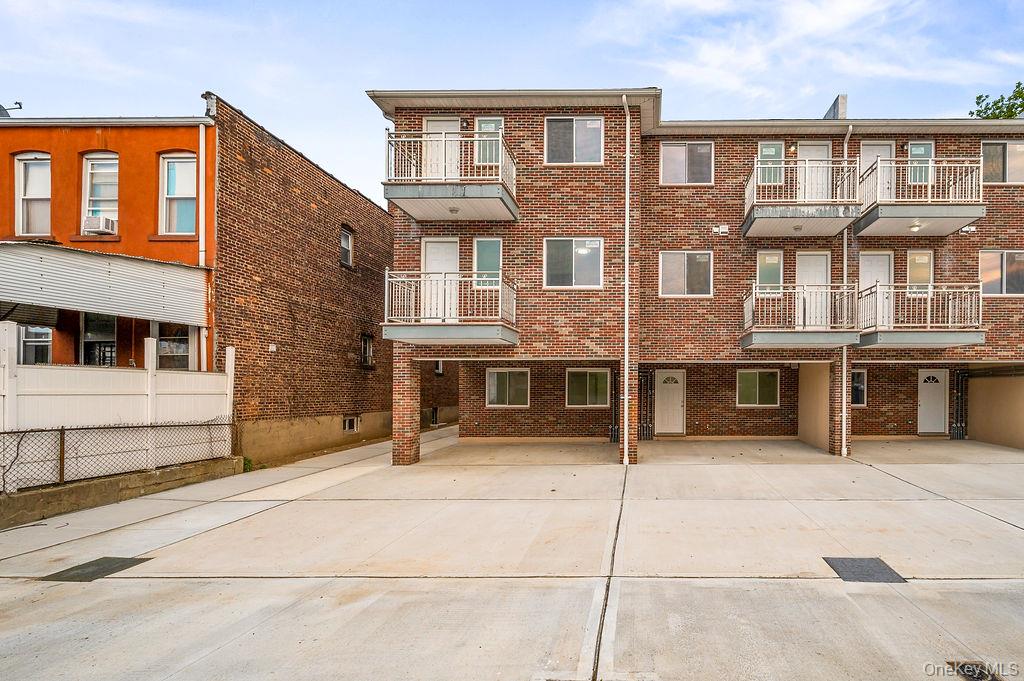 10605 49th Avenue Property Photo 3