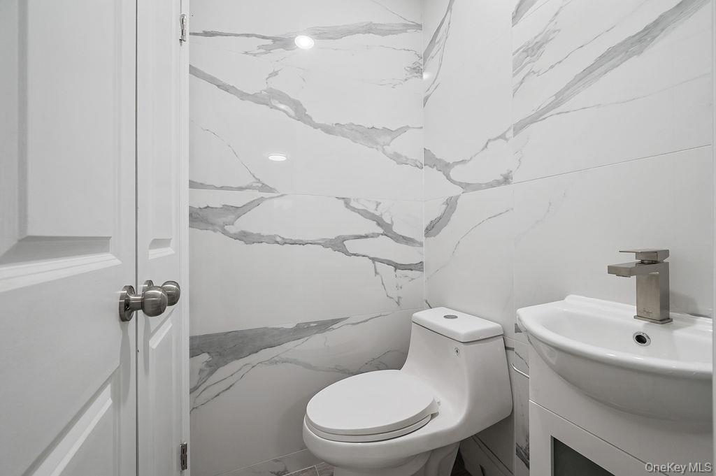 10605 49th Avenue Property Photo 8