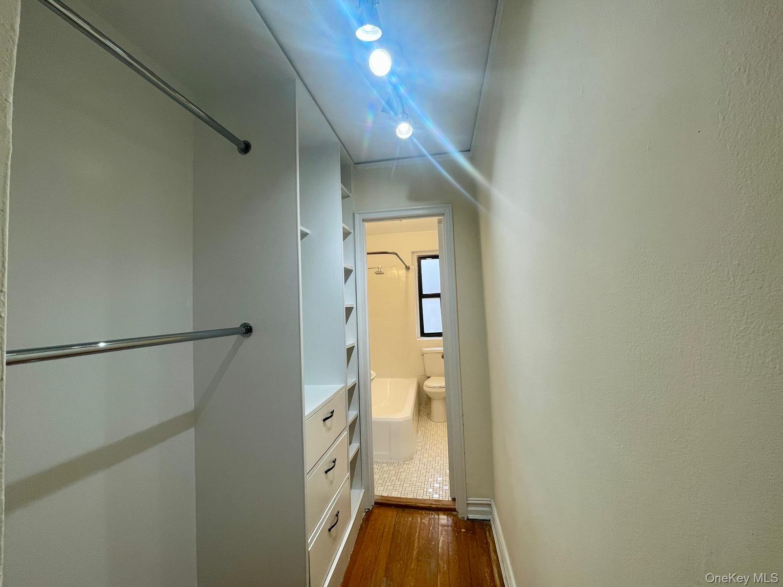 35-35 75 Street 625 Property Photo 6