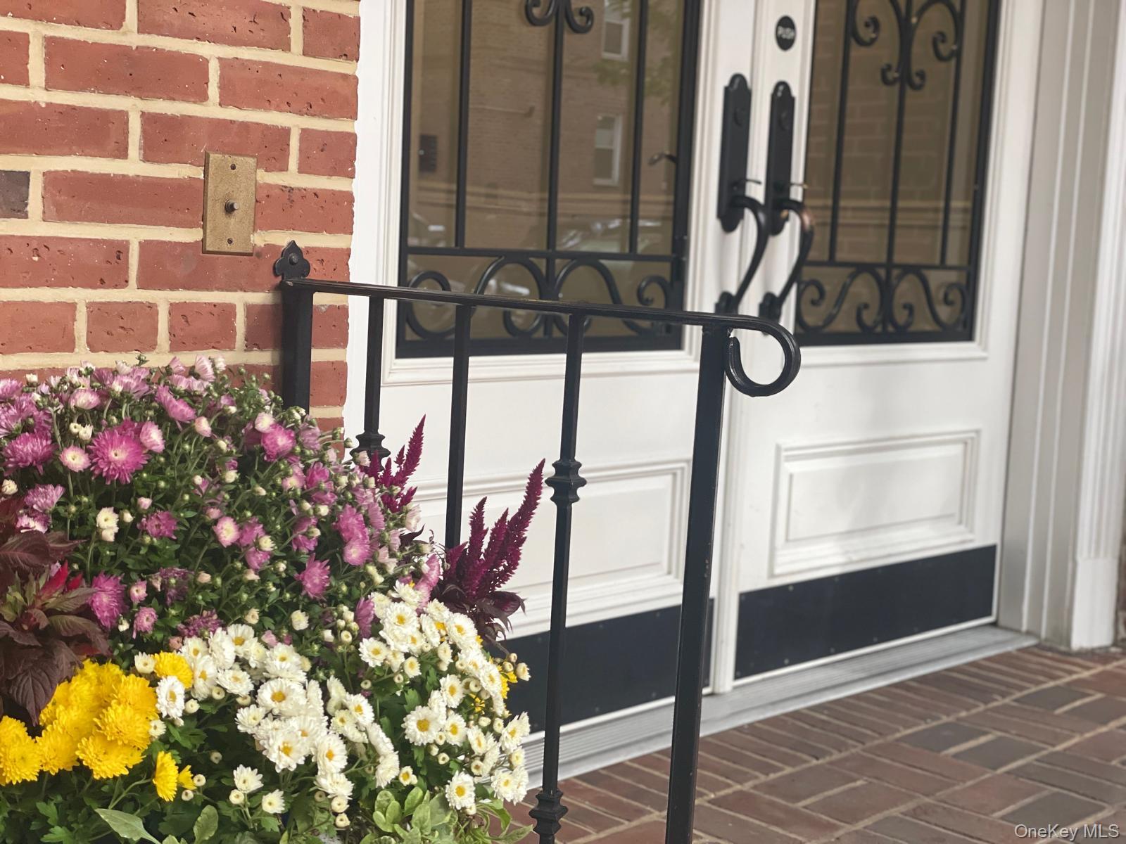 35-35 75 Street 625 Property Photo 12