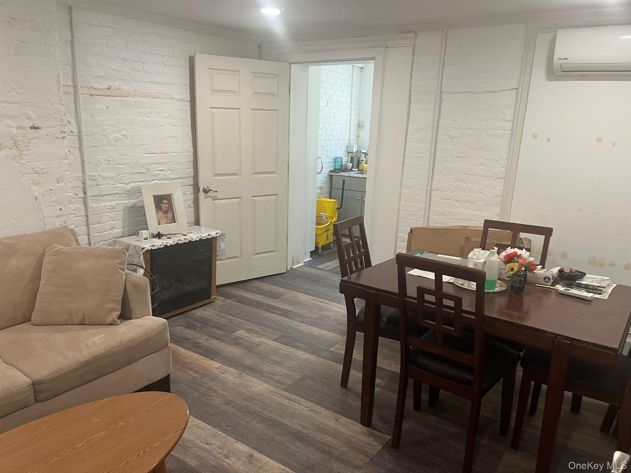 130 Van Dyke Street Property Photo 4