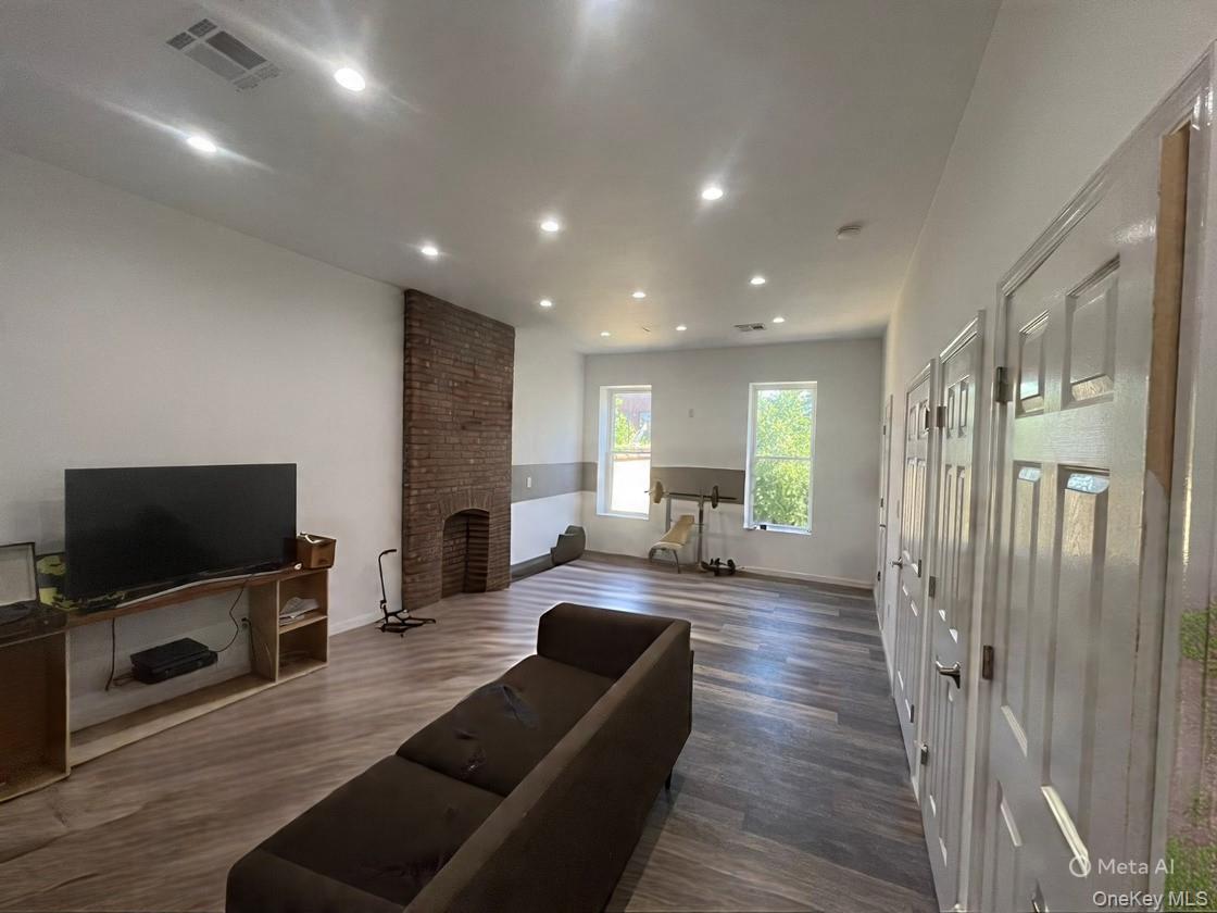 130 Van Dyke Street Property Photo 6