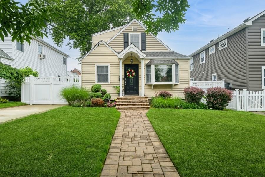 532 7th Street Property Photo 1