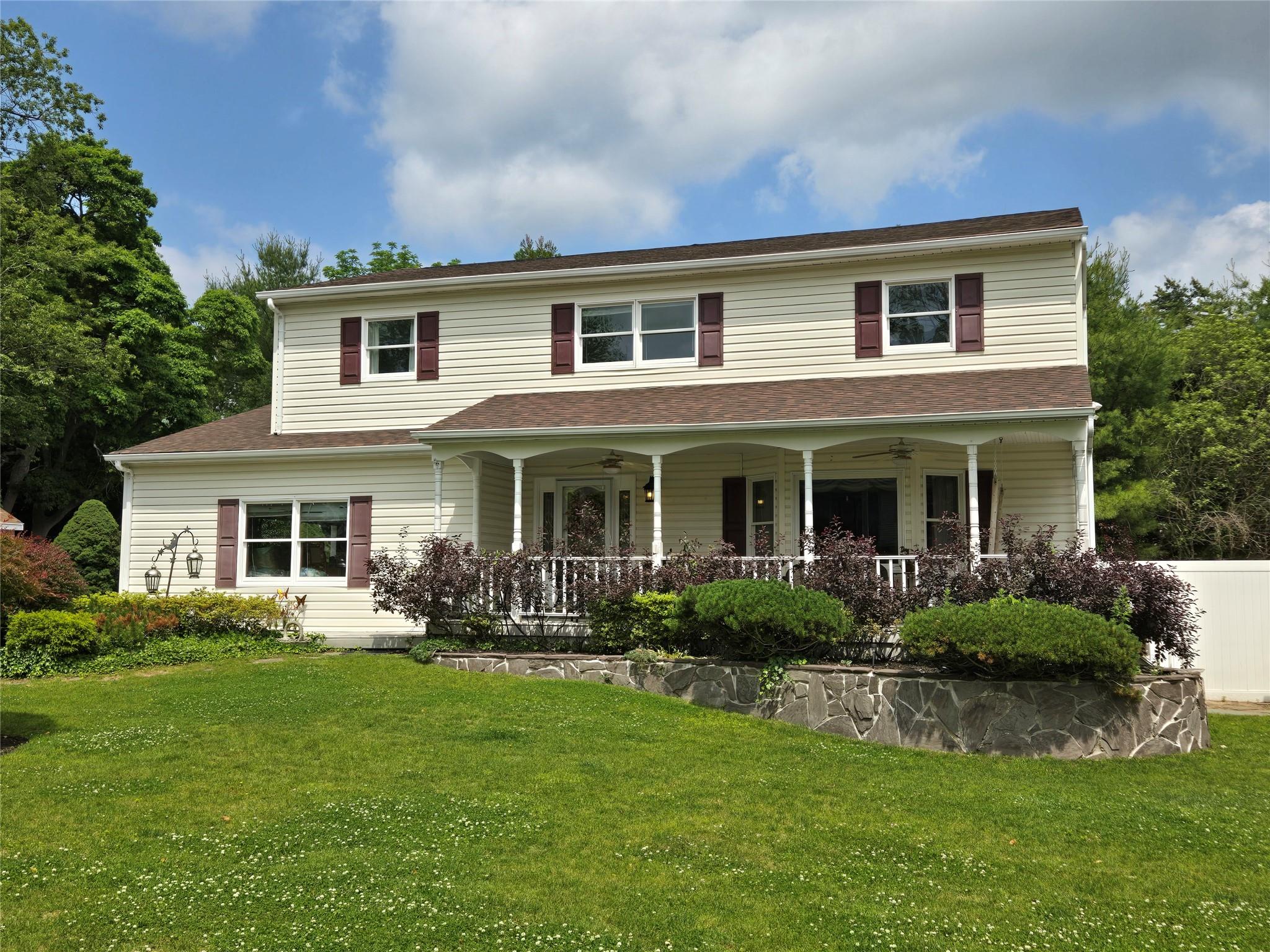 18 Laura Court Property Photo 1