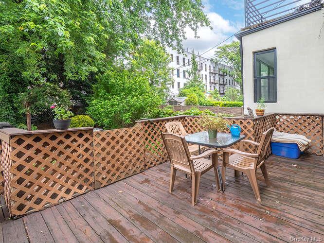 17 Clarkson Avenue Property Photo 34