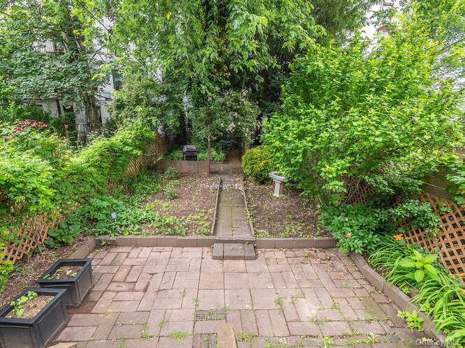 17 Clarkson Avenue Property Photo 35