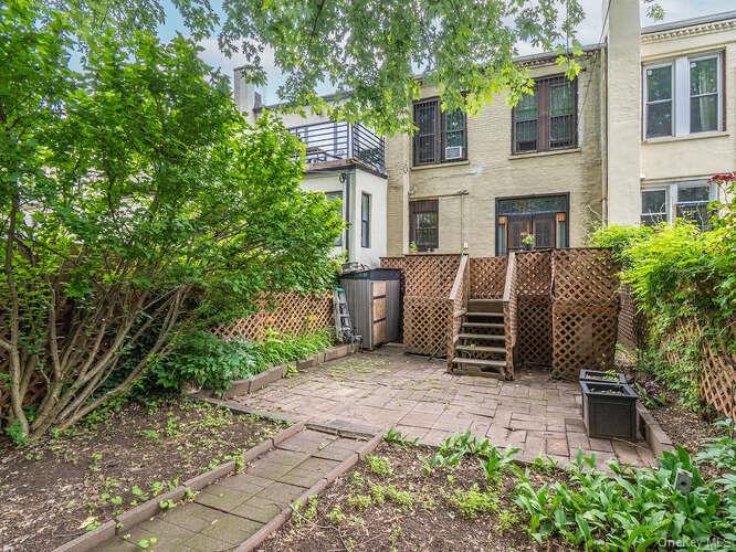 17 Clarkson Avenue Property Photo 36