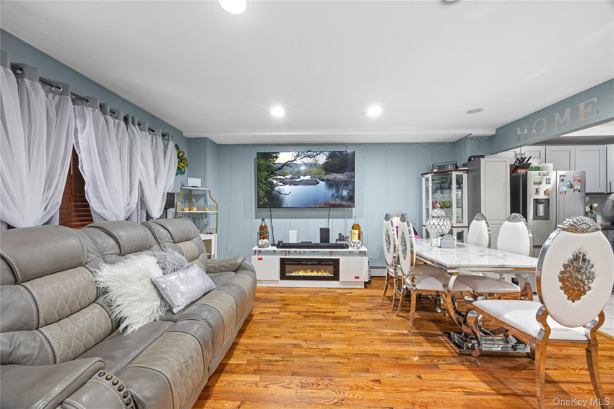 2611 Decatur Avenue Property Photo 5