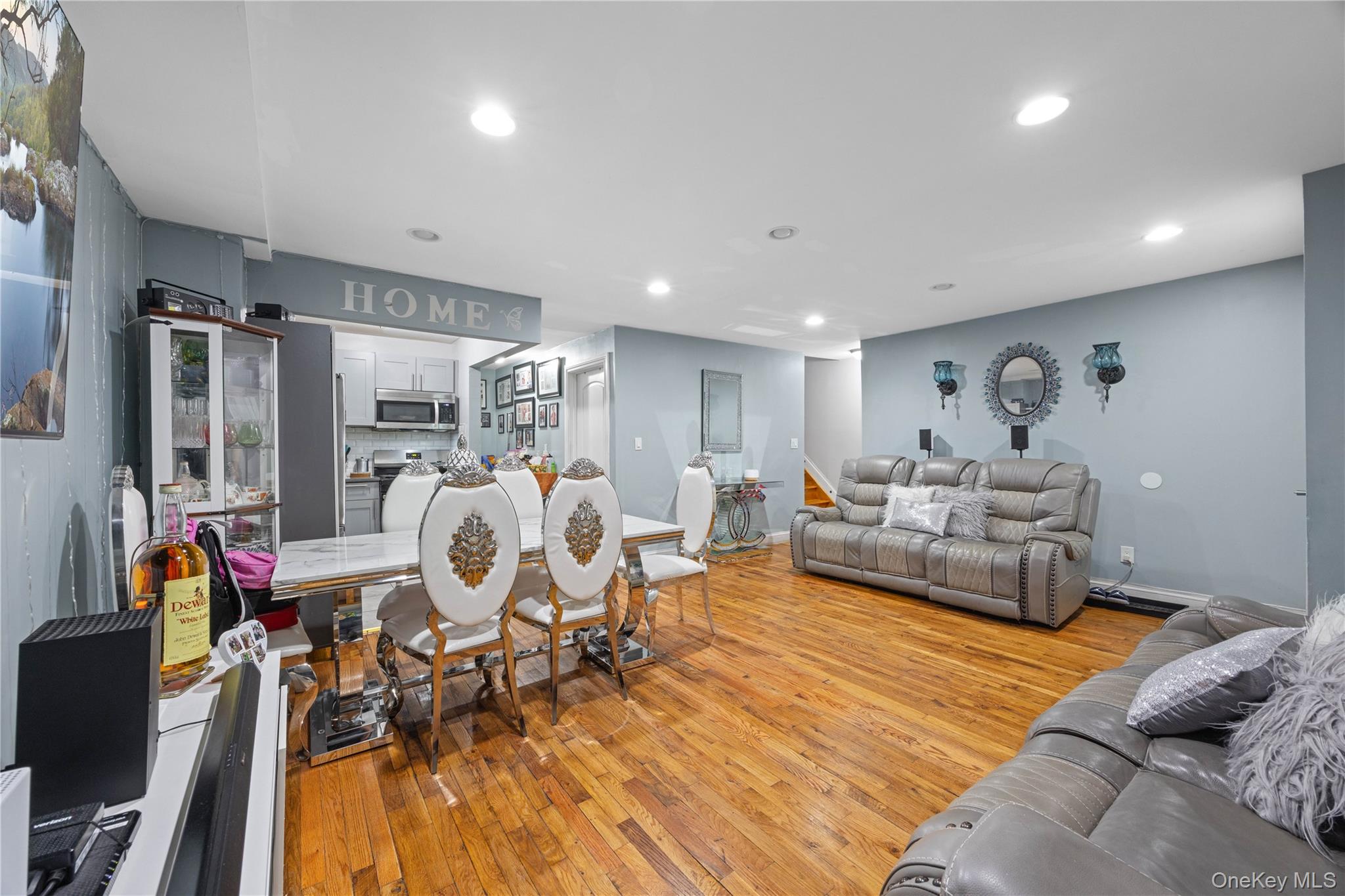 2611 Decatur Avenue Property Photo 6