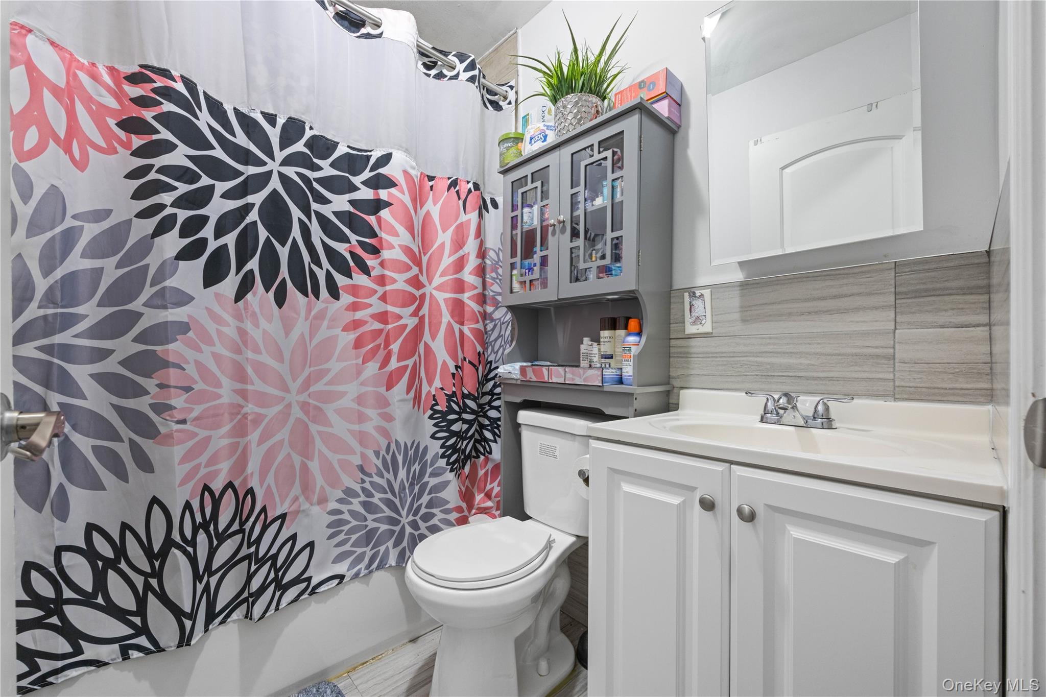 2611 Decatur Avenue Property Photo 12