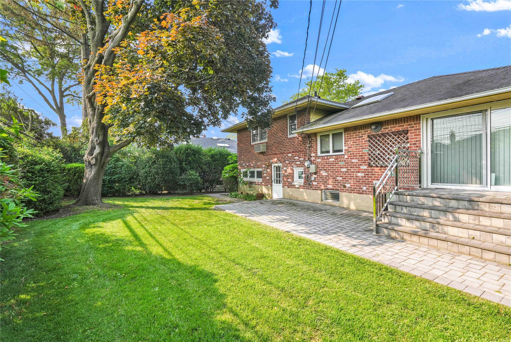 906 Bromton Drive Property Photo 6