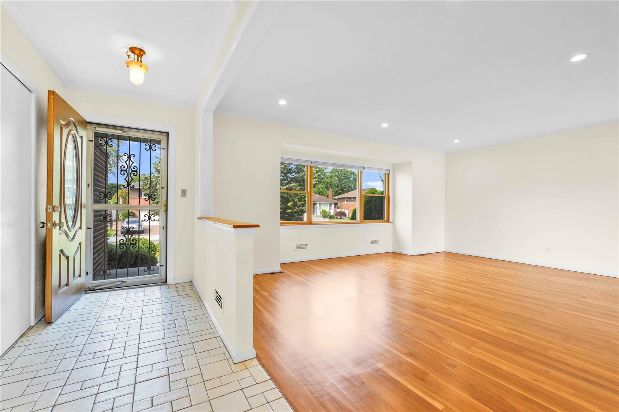 906 Bromton Drive Property Photo 15