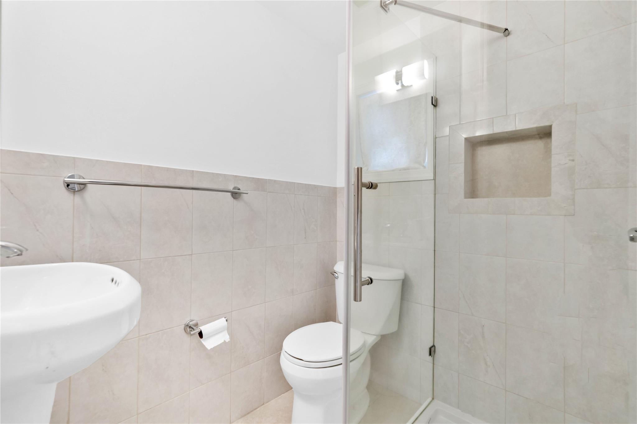 906 Bromton Drive Property Photo 31