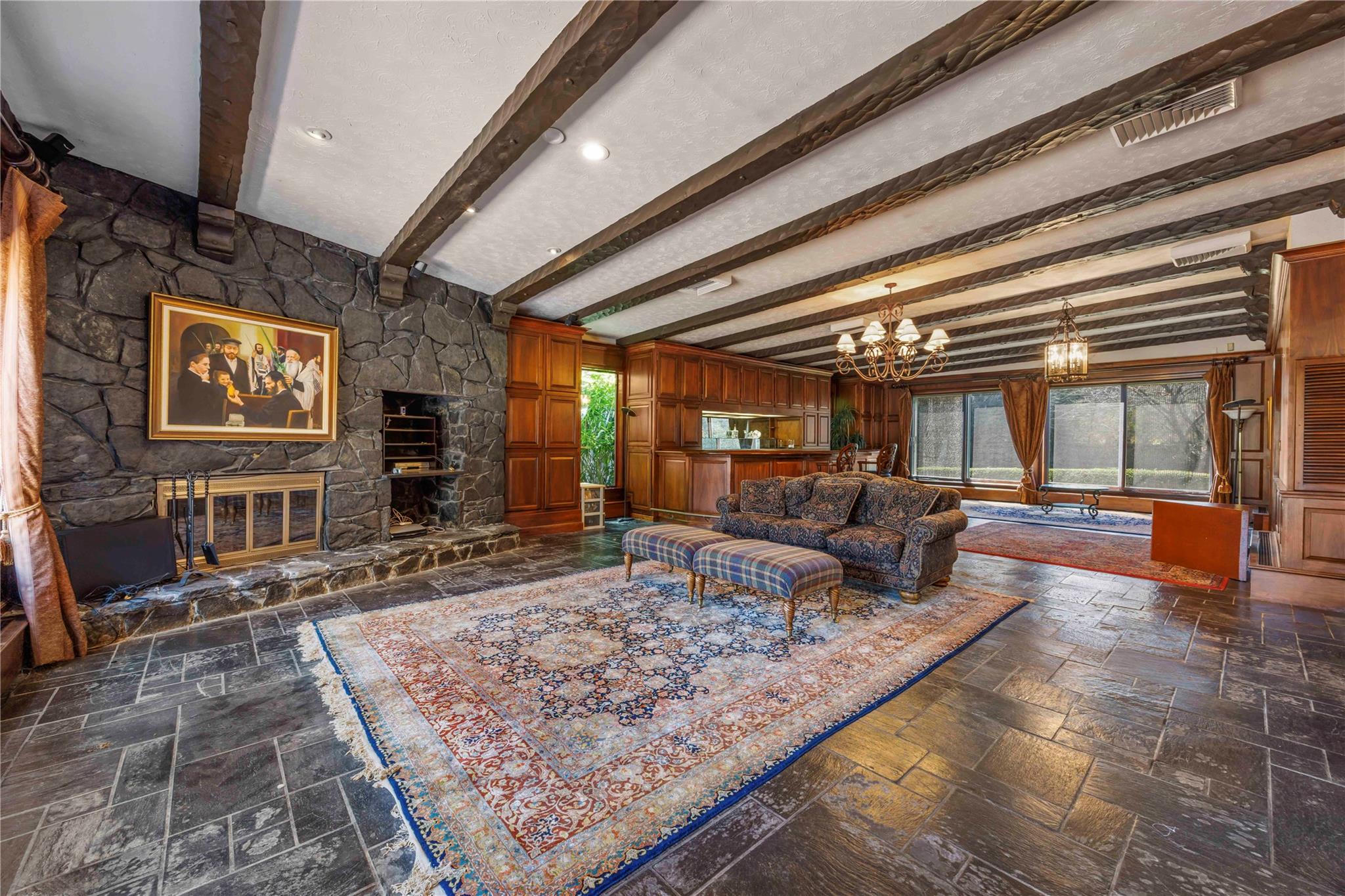 233 Narragansett Avenue Property Photo 4