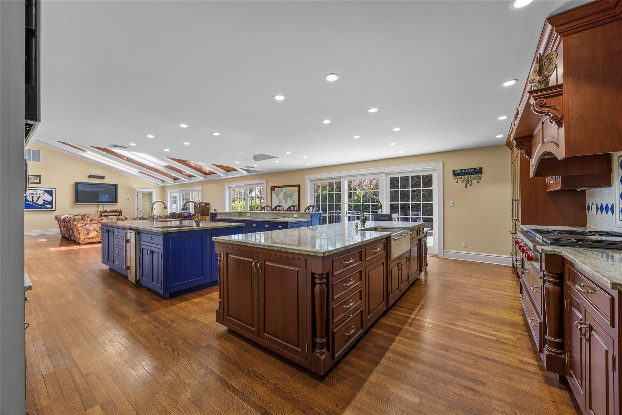 233 Narragansett Avenue Property Photo 8