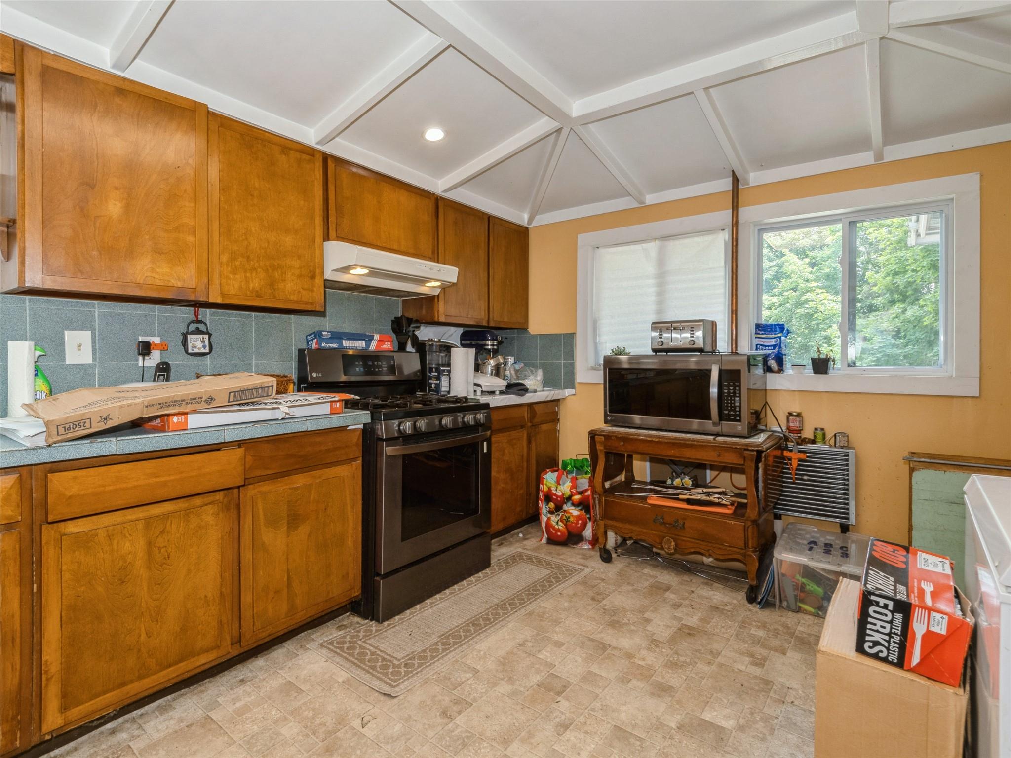 413 Vassar Road Property Photo 23