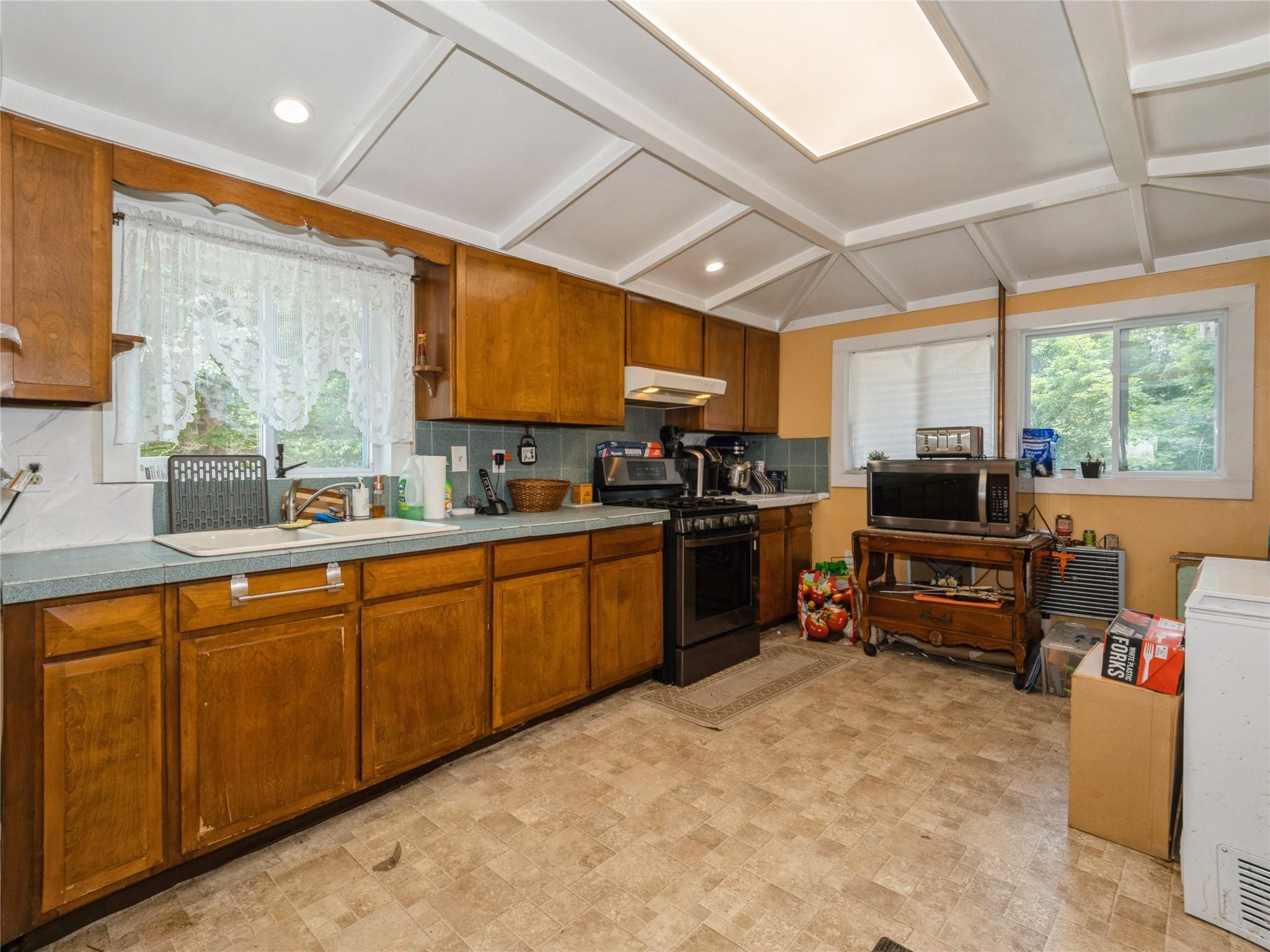 413 Vassar Road Property Photo 27