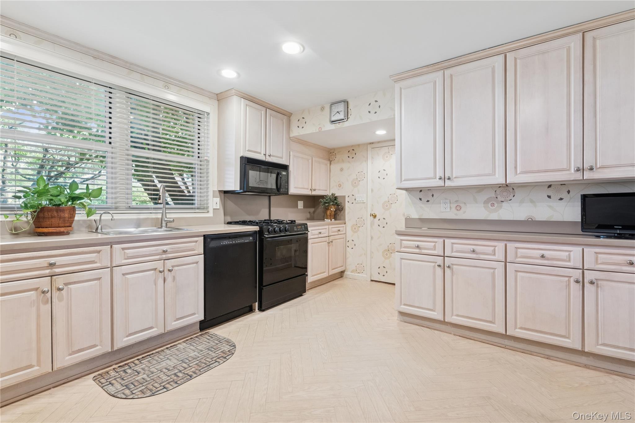 1390 Broadway 118 Property Photo 10
