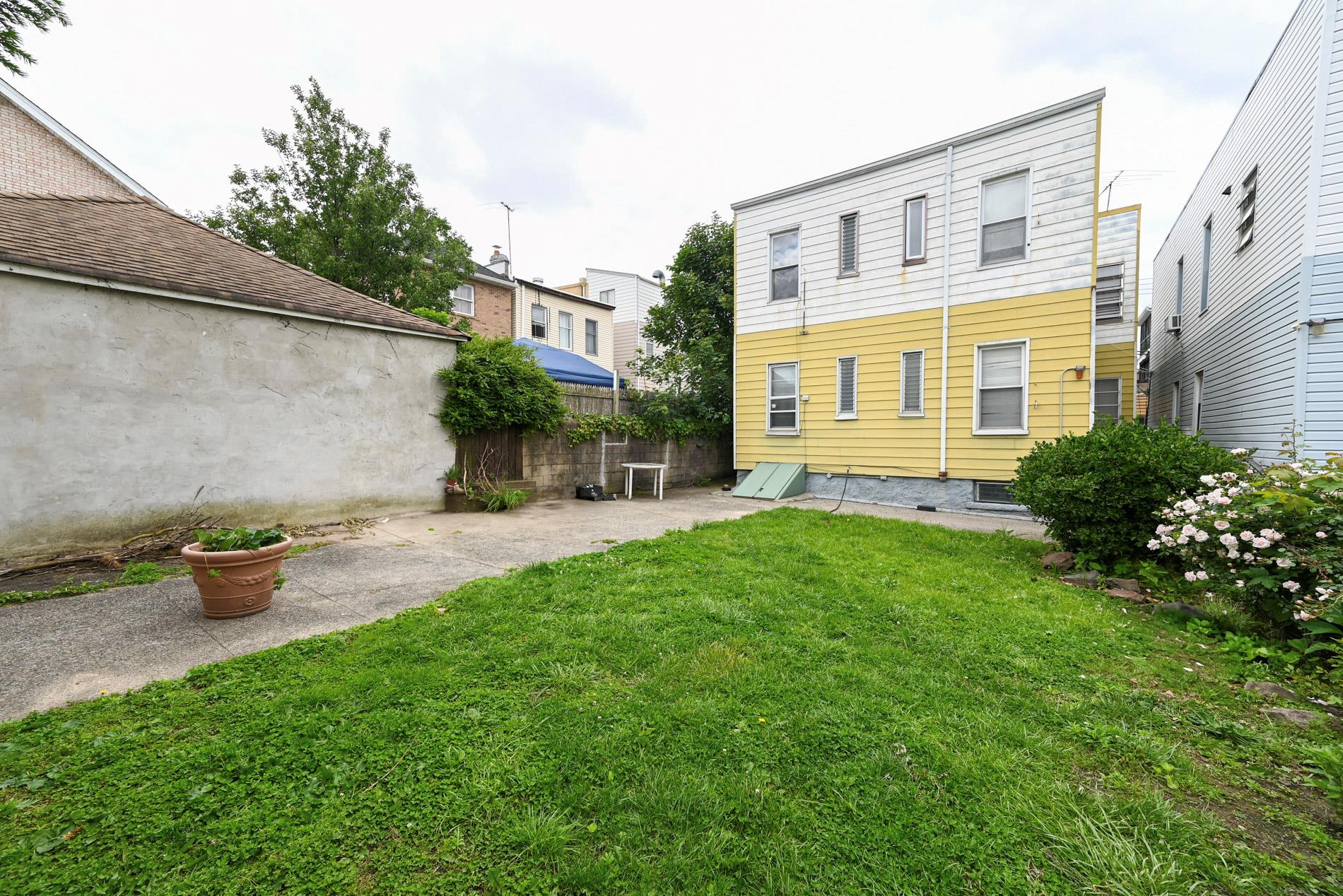 56-57 61st Street Property Photo 5
