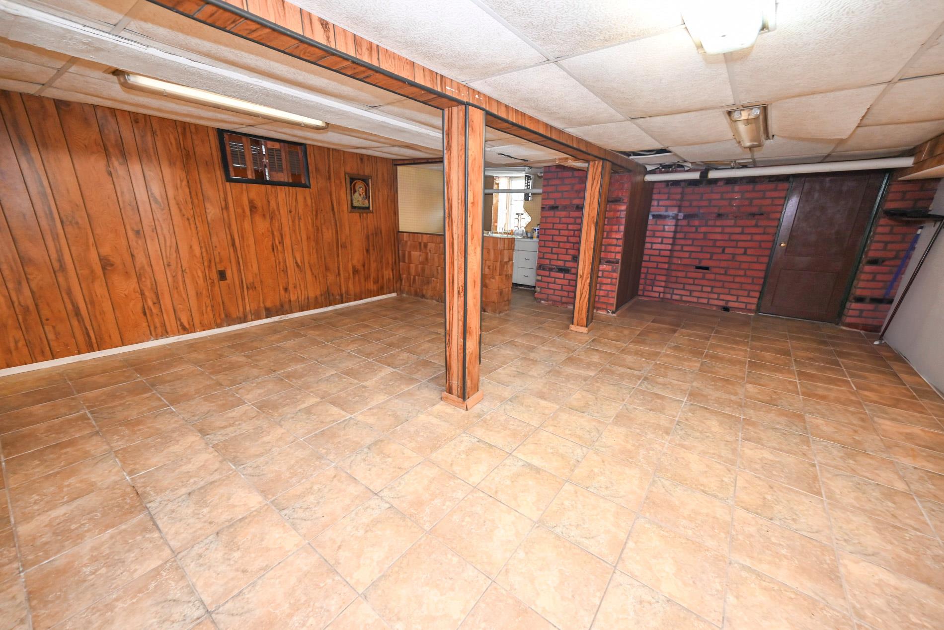56-57 61st Street Property Photo 34