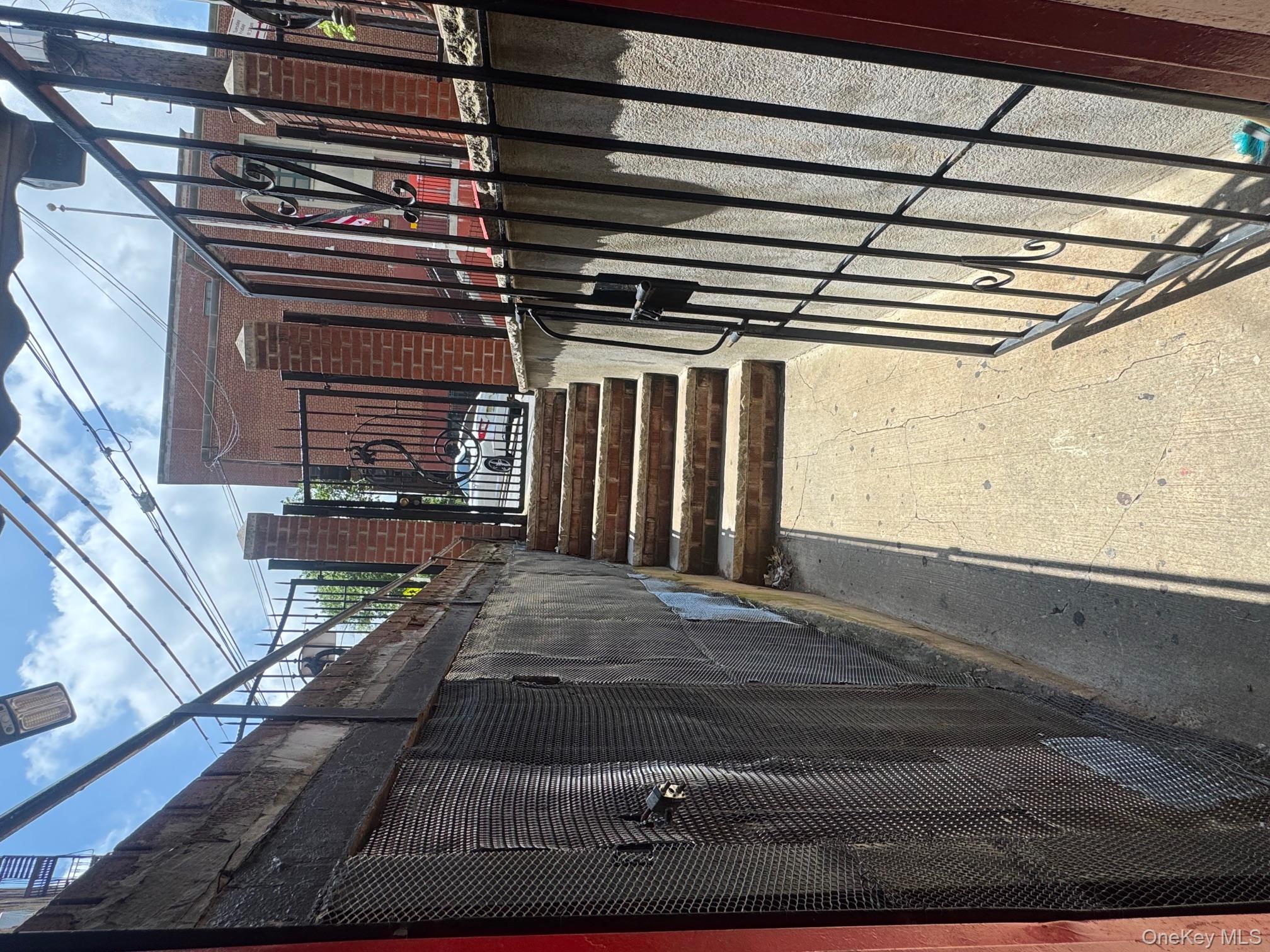 1800 Palisade Place Property Photo 2