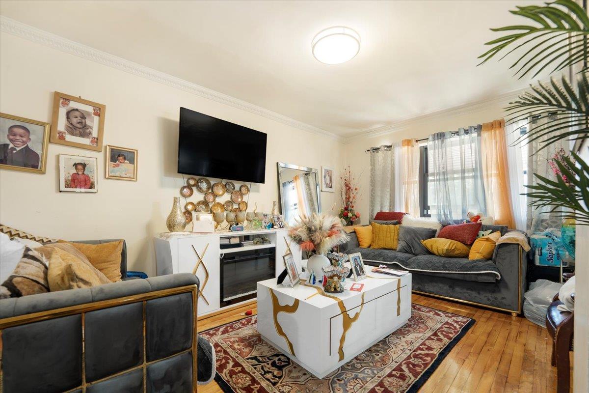 4352 Baychester Avenue Property Photo 4