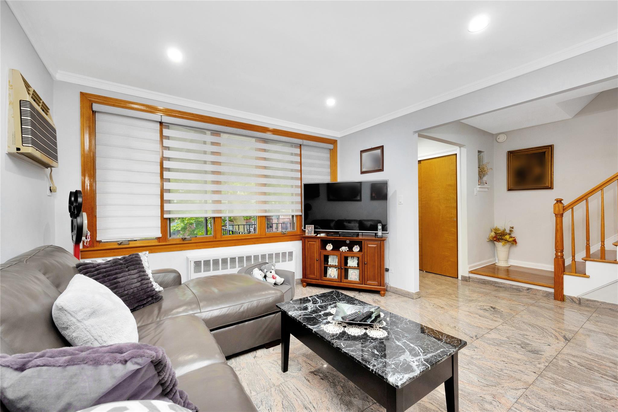 2616 Brown Street Property Photo 4