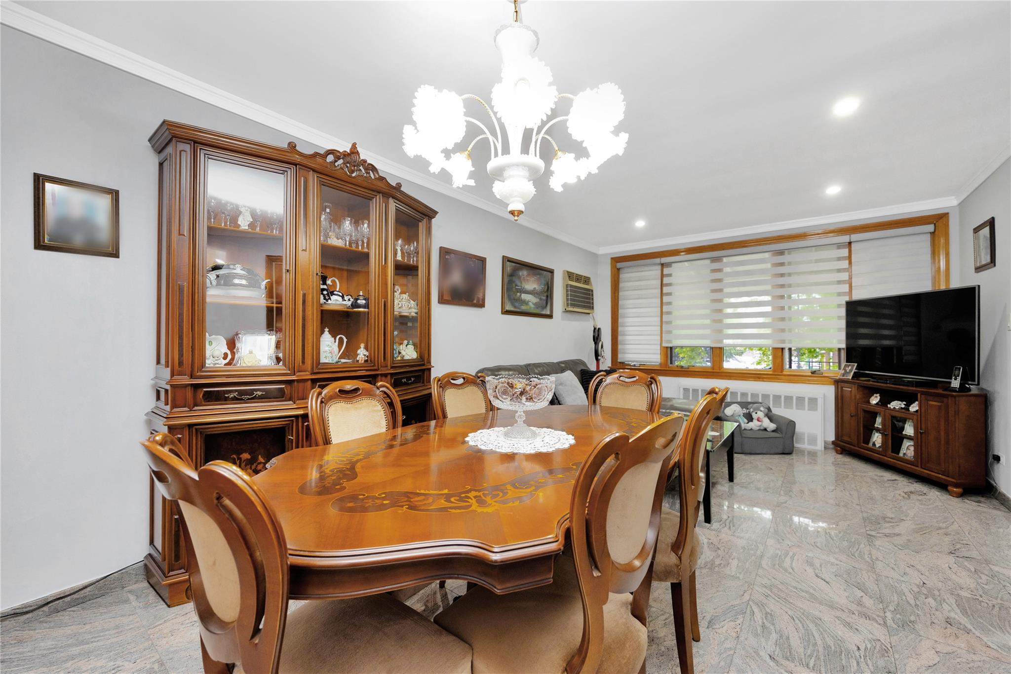 2616 Brown Street Property Photo 7