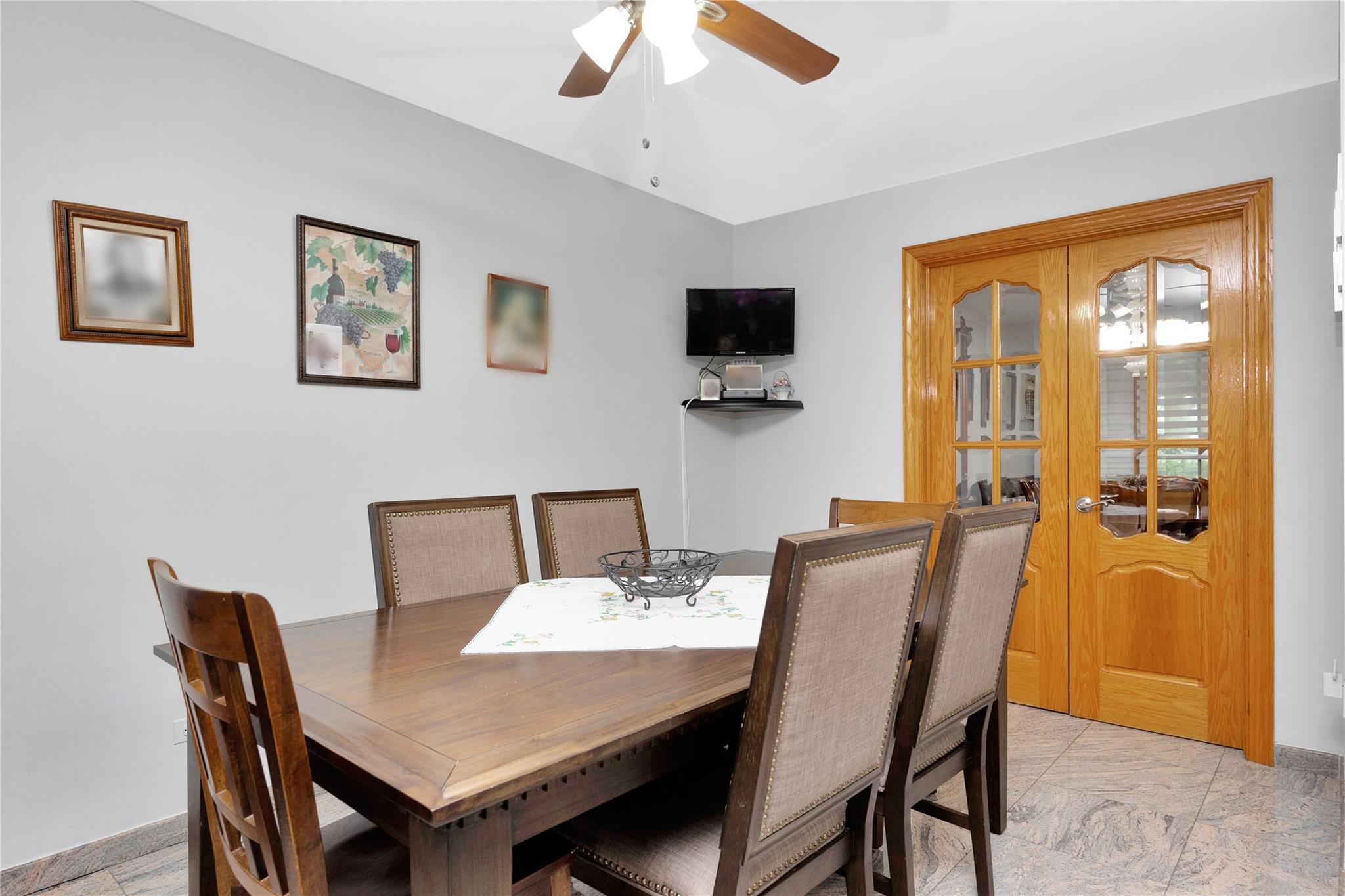 2616 Brown Street Property Photo 12