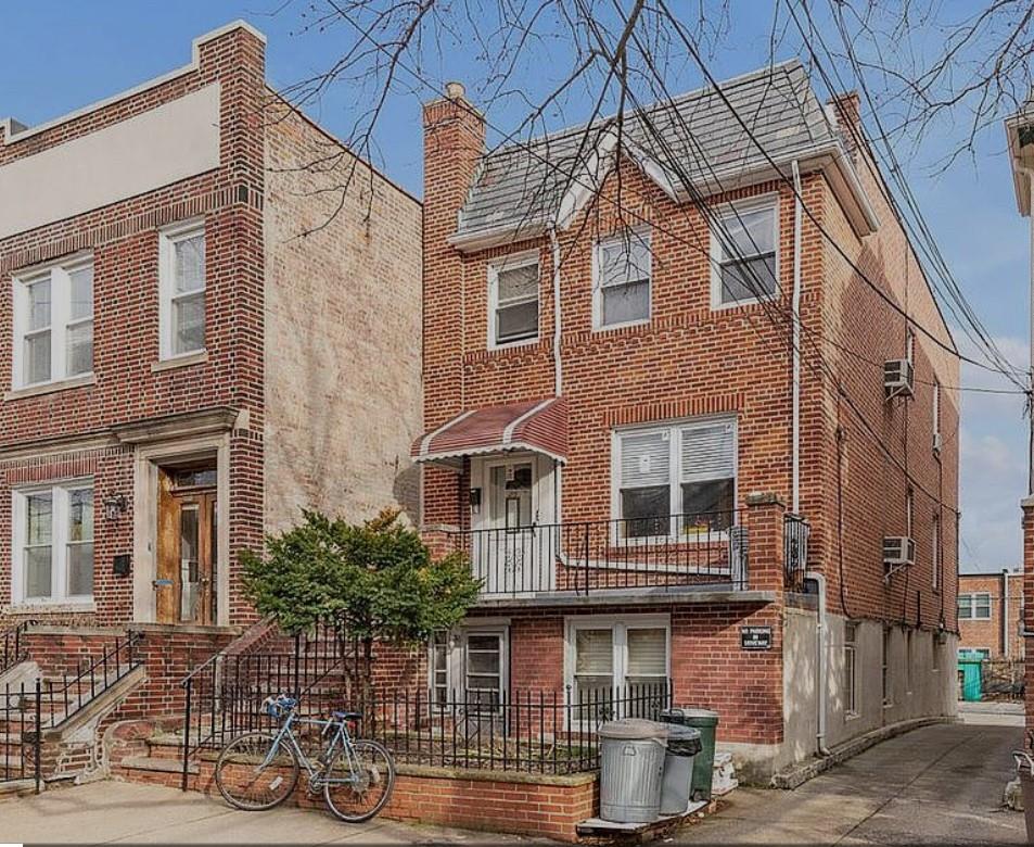 2549 42nd Street Property Photo 1