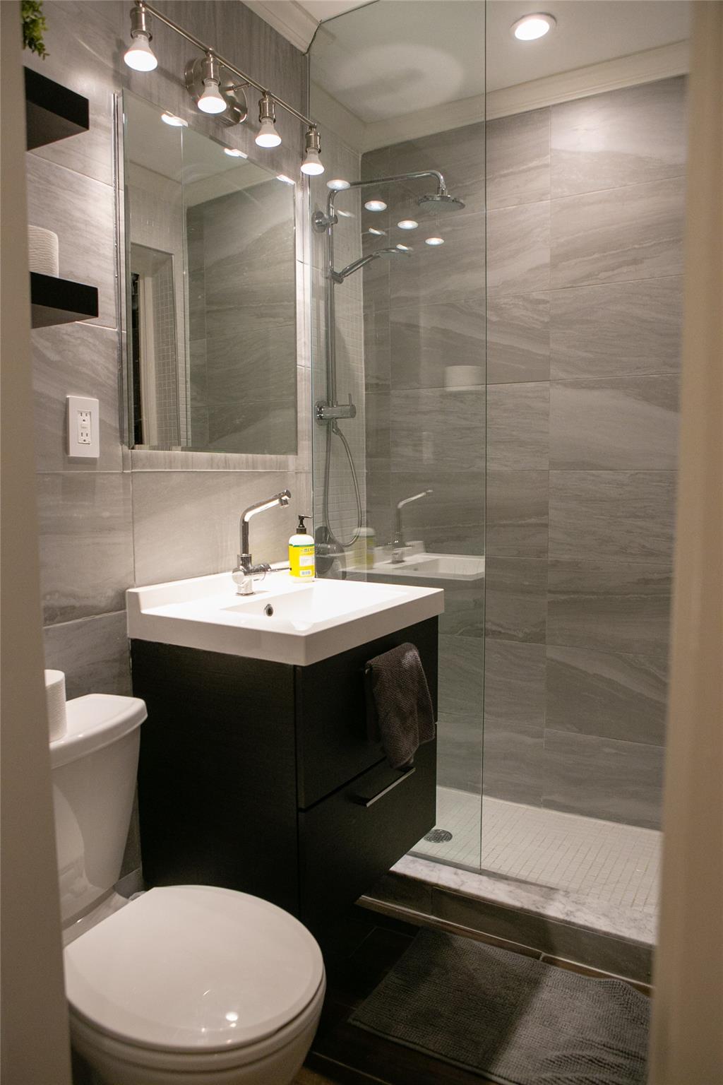 2549 42nd Street Property Photo 9