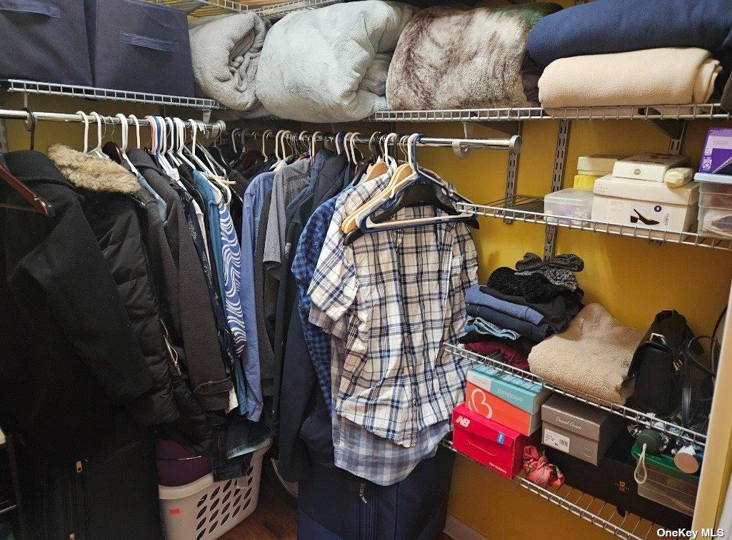 2298 Loring Place Property Photo 13