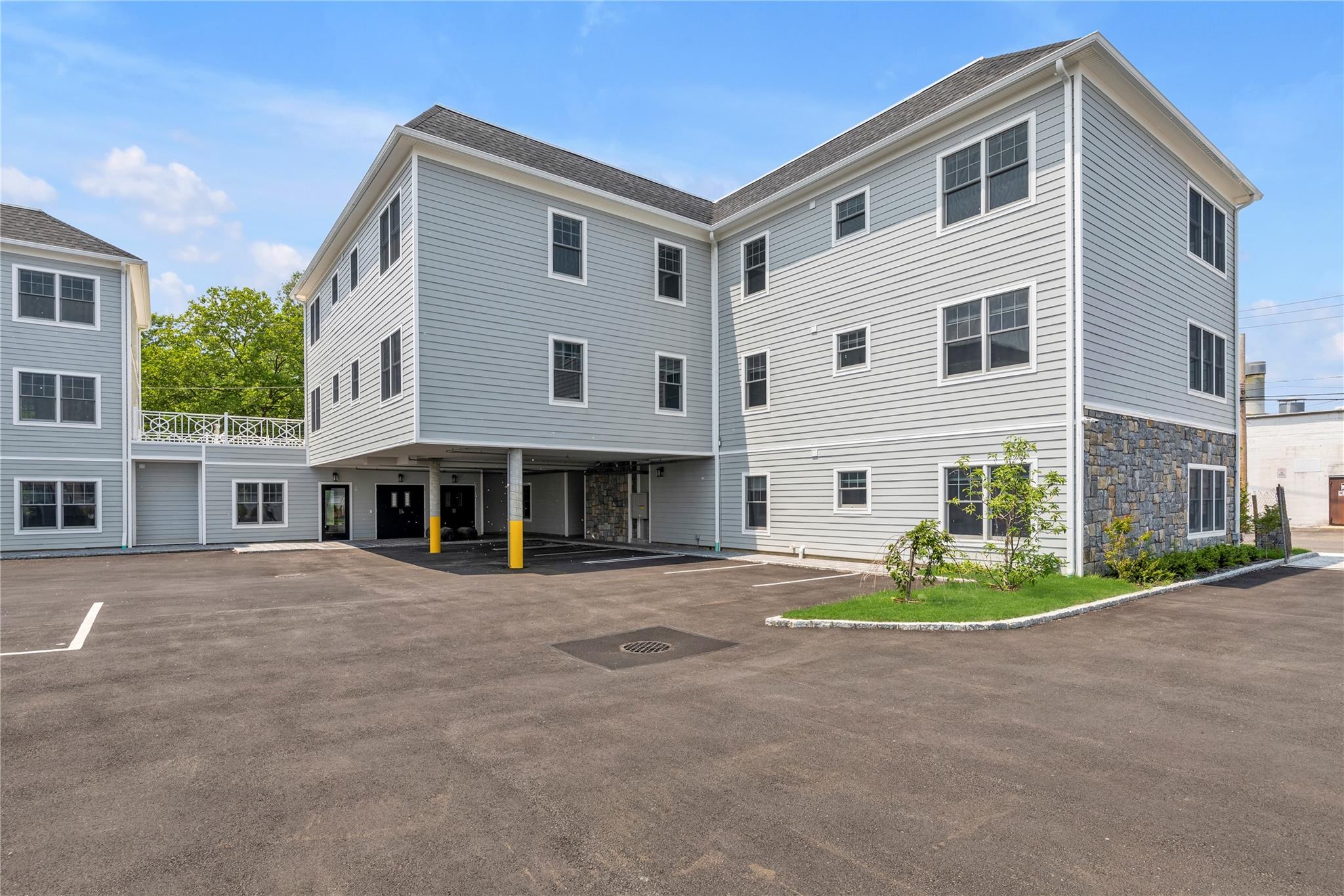 22 Sagamore Hill Drive 1a Property Photo 15