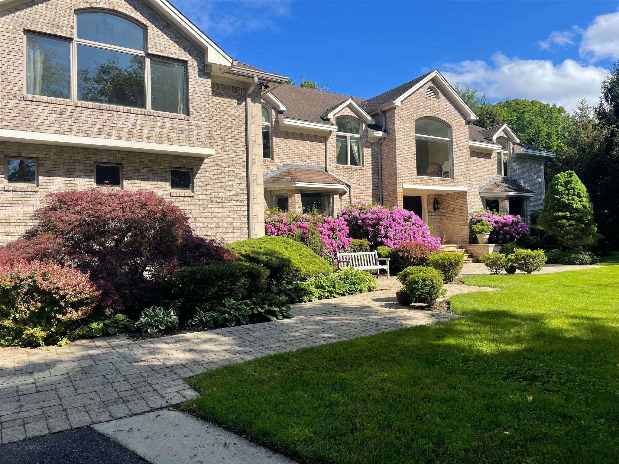 527 Split Rock Road Property Photo 1