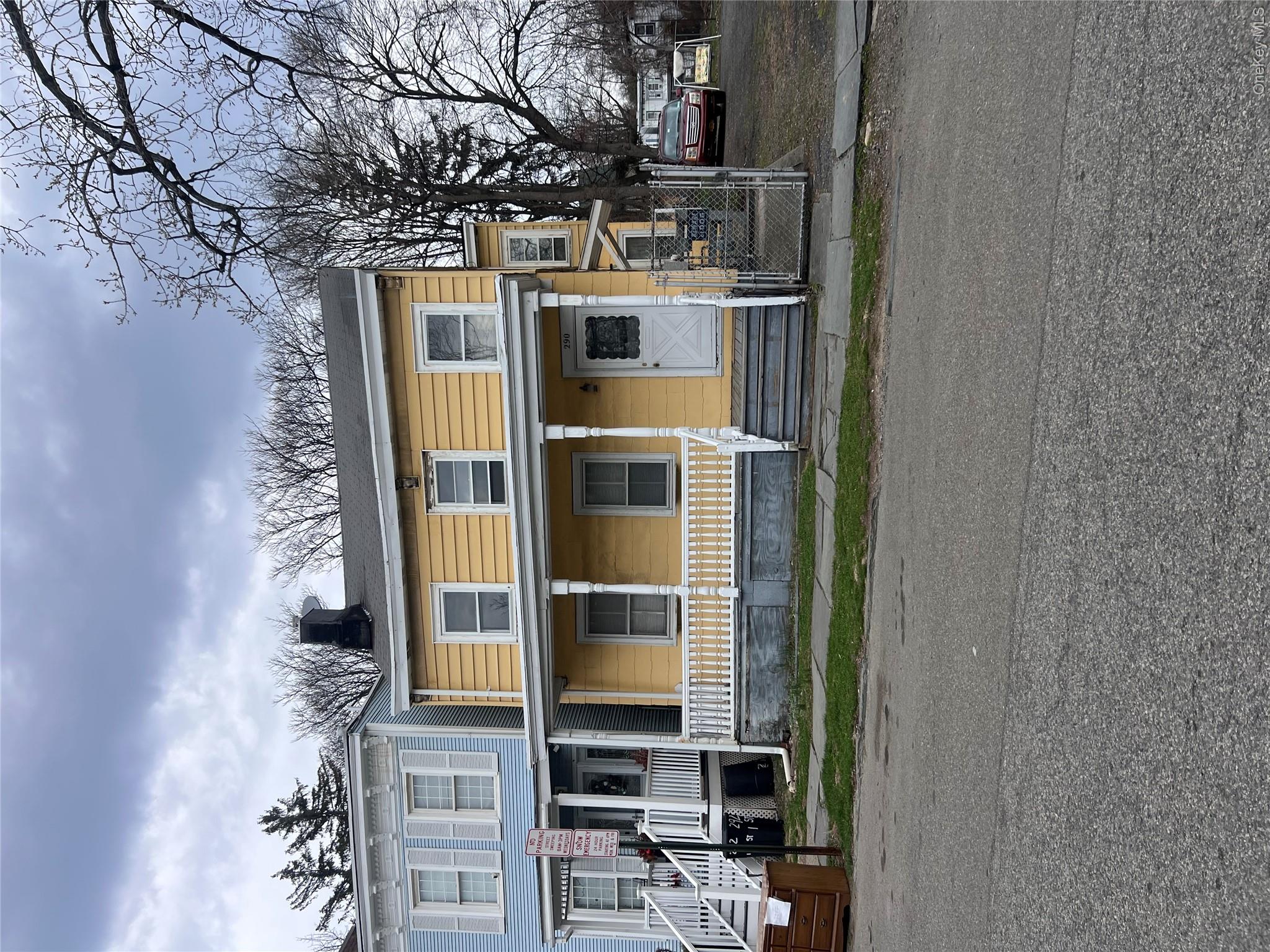 290 1st Street Property Photo 1