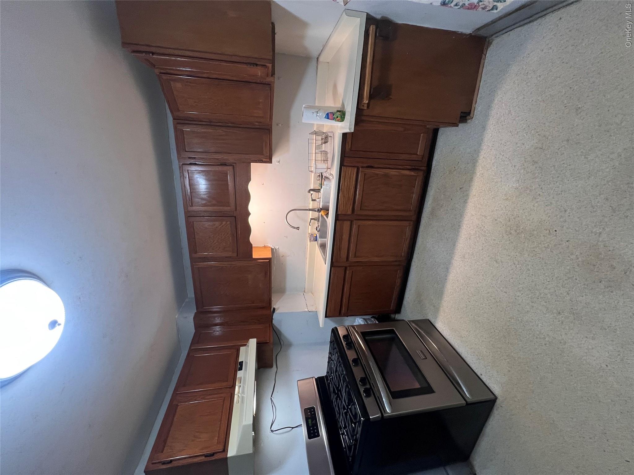290 1st Street Property Photo 6