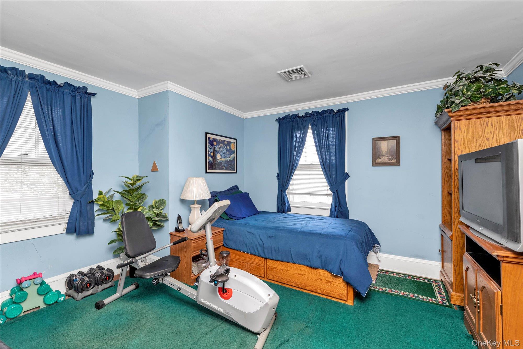 1277 Jerusalem Avenue Property Photo 15