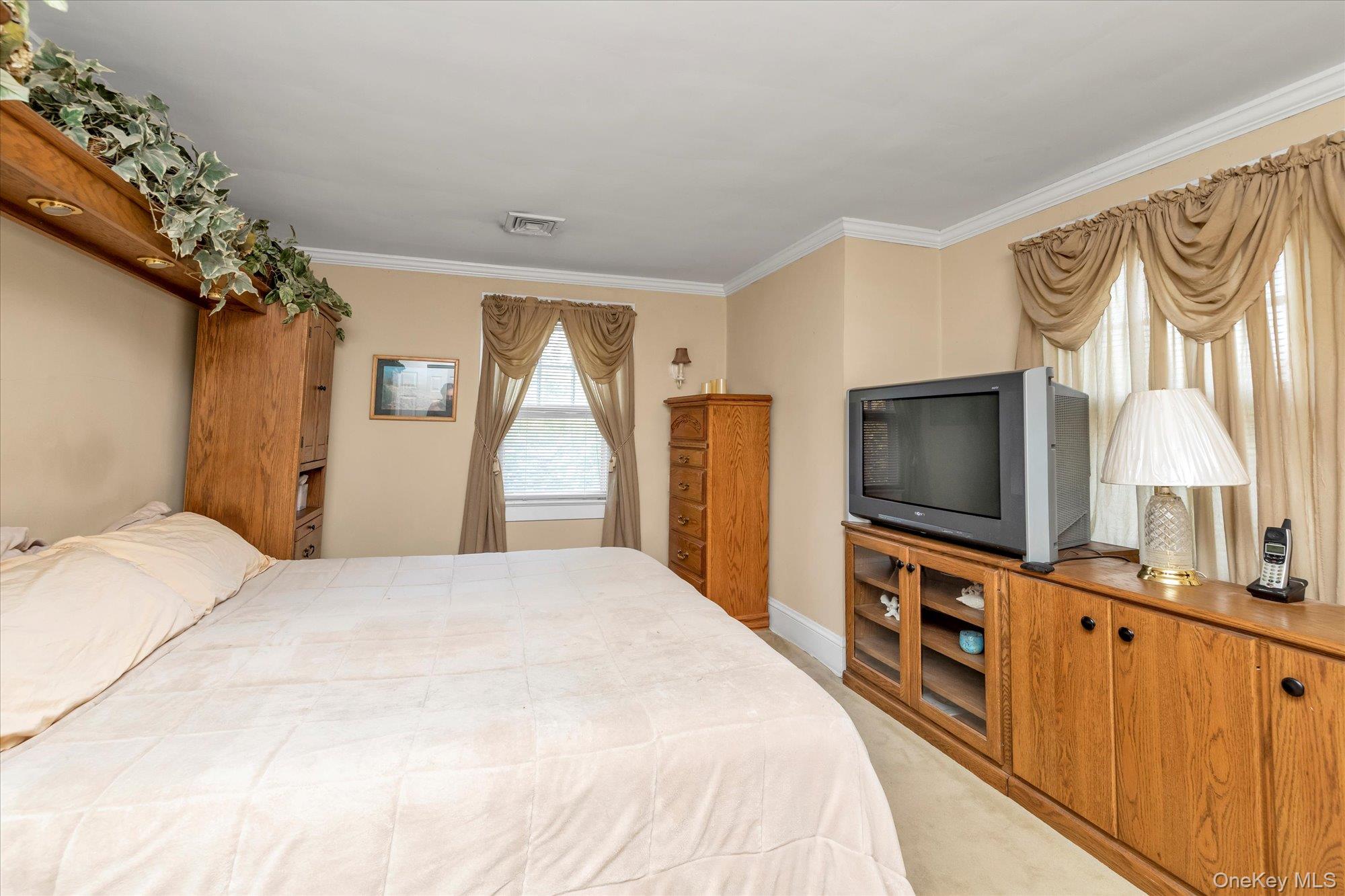 1277 Jerusalem Avenue Property Photo 16