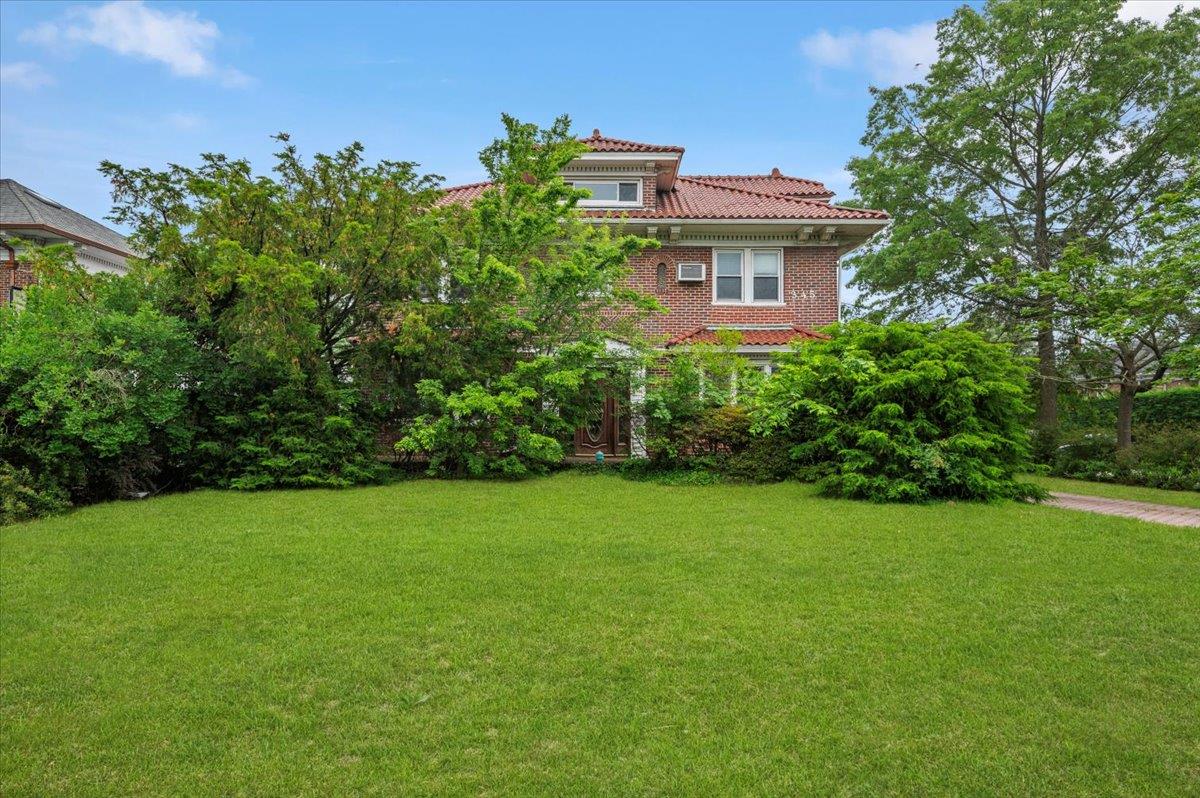 345 Broadway Property Photo 1