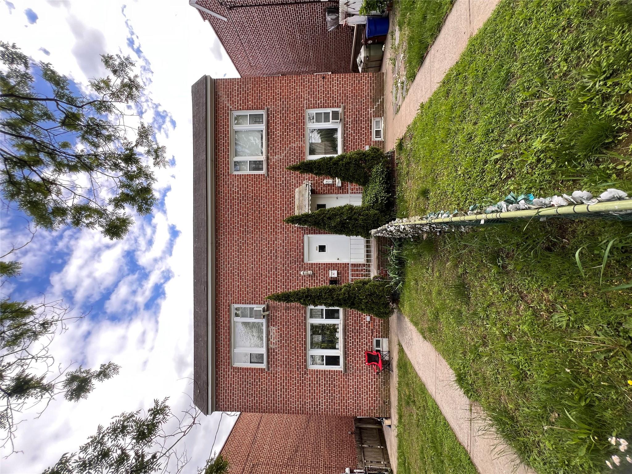 2834 Harding Avenue Property Photo 1