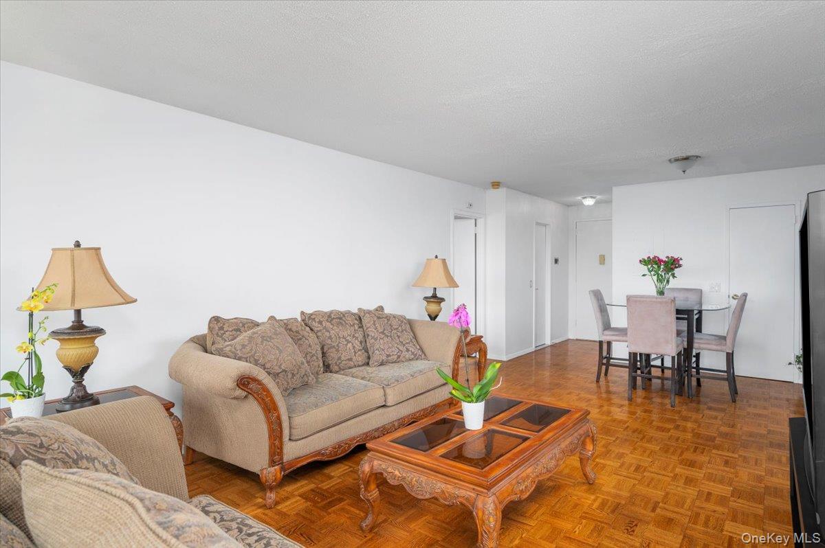 1270 North Avenue 5a Property Photo 11