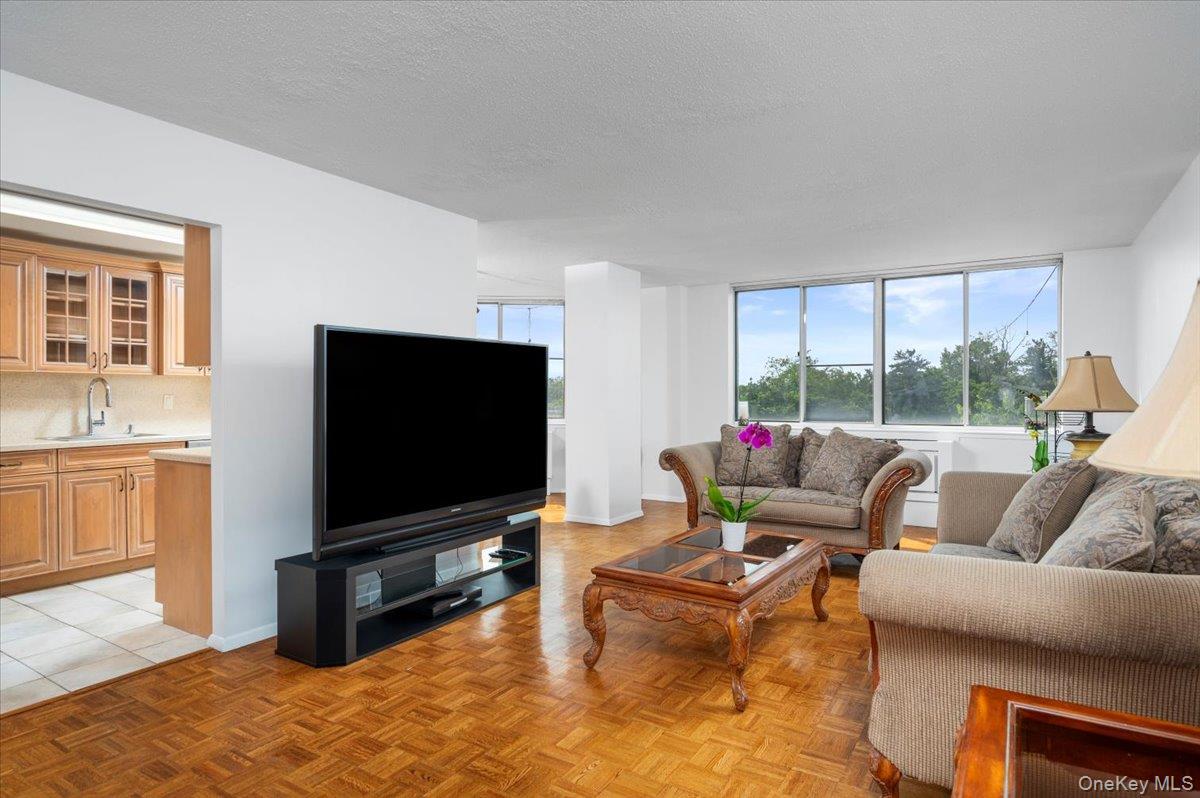 1270 North Avenue 5a Property Photo 12